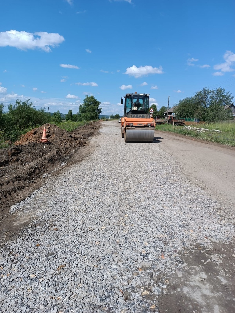 В Кировской области уже выполнено 57% дорожных работ, а ремонт большинства дорог идет с опережением график.