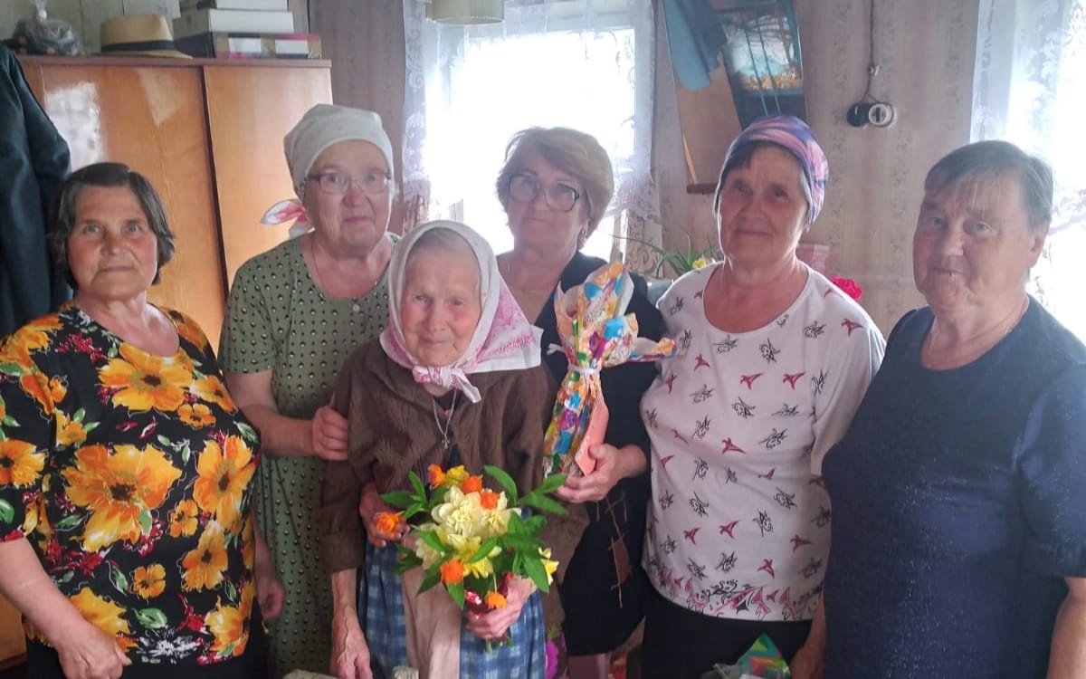 90-летний юбилей отметила жительница с. Гордино А.Т.Черанёва