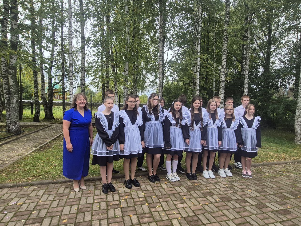 И вновь звенит звонок ….