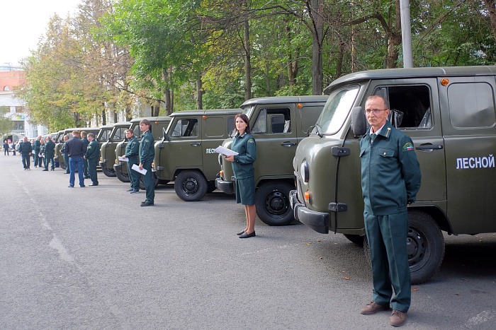 Афанасьевские лесничие получили новый автомобиль.