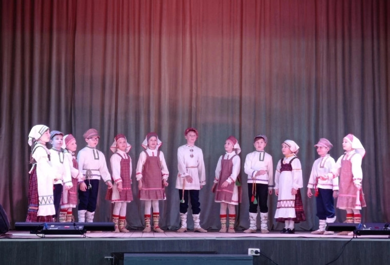 Методисты ОДНТ оценили творчество детского ансамбля "Шорок".