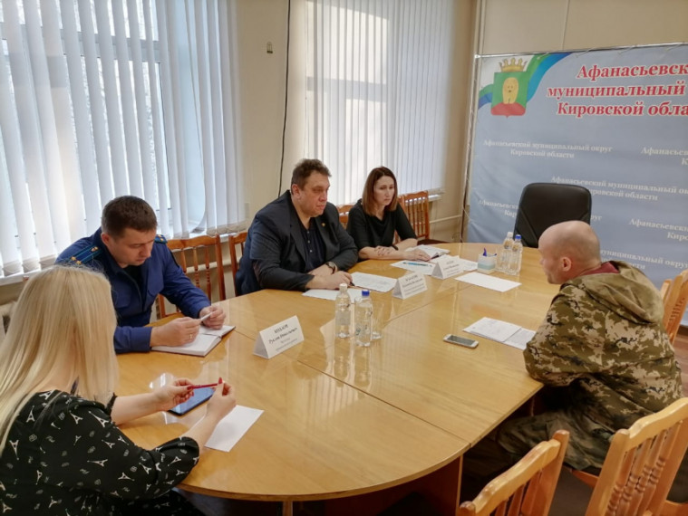 Уполномоченный по правам ребенка провел личный прием граждан в Афанасьевском муниципальном округе.