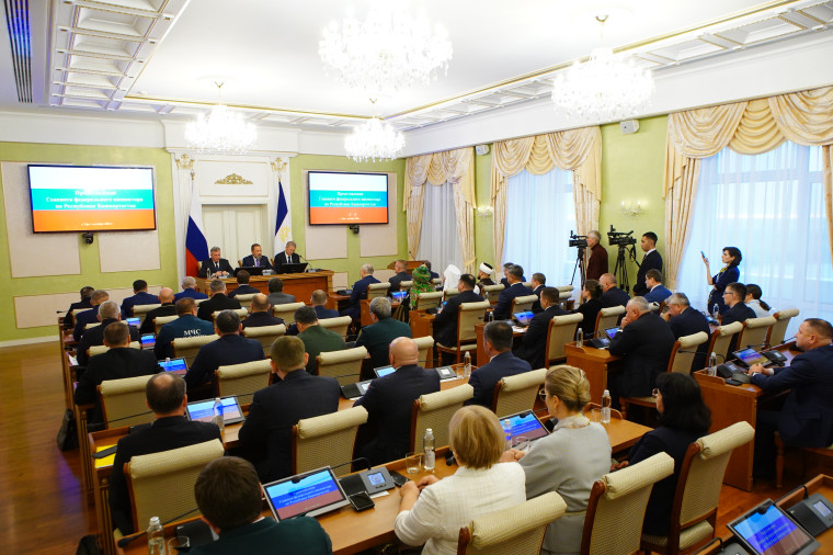 Игорь Комаров представил нового главного федерального инспектора по Республике Башкортостан.
