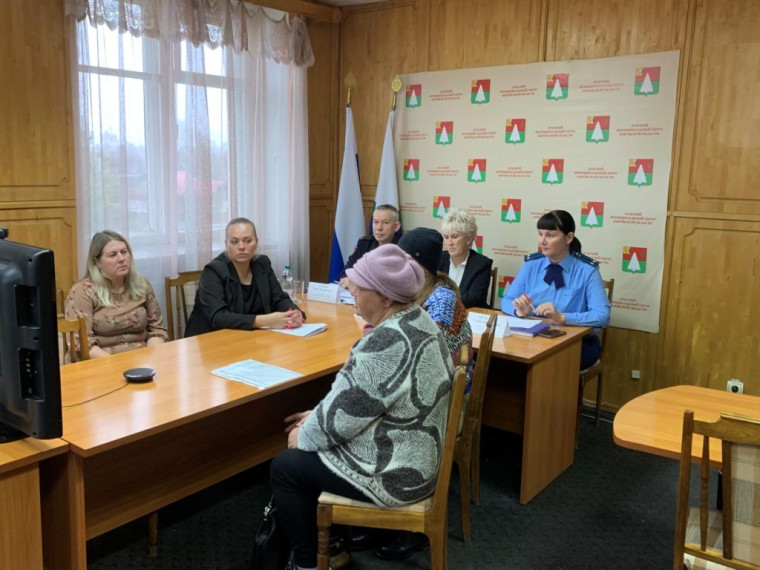 Жители Лузского района обратились к главному федеральному инспектору по Кировской области.
