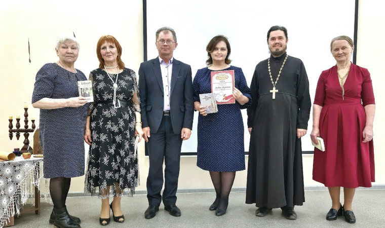 Диплом гран-при за стихи собственного сочинения. Диплом гран-при за стихи собственного сочинения.