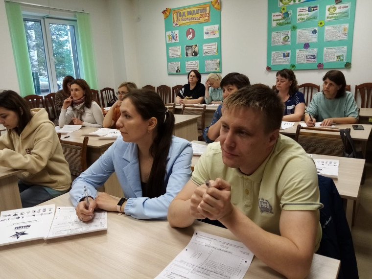 Учить историю и знать ее уроки. Учить историю и знать ее уроки.