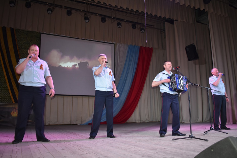 Песни военных лет... Сколько их, прекрасных и незабываемых....