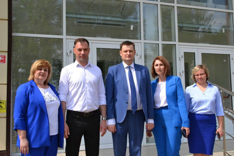 Министр культуры Даниил Дворцов оценил ход реализации нацпроекта «Культура» на территории Афанасьевского муниципального округа. Министр культуры Даниил Дворцов оценил ход реализации нацпроекта «Культура» на территории Афанасьевского муниципального округа.