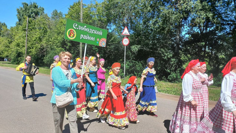 В посёлке Афанасьево – праздник! Афанасьевский район принимает поздравления с 95-летним юбилеем….