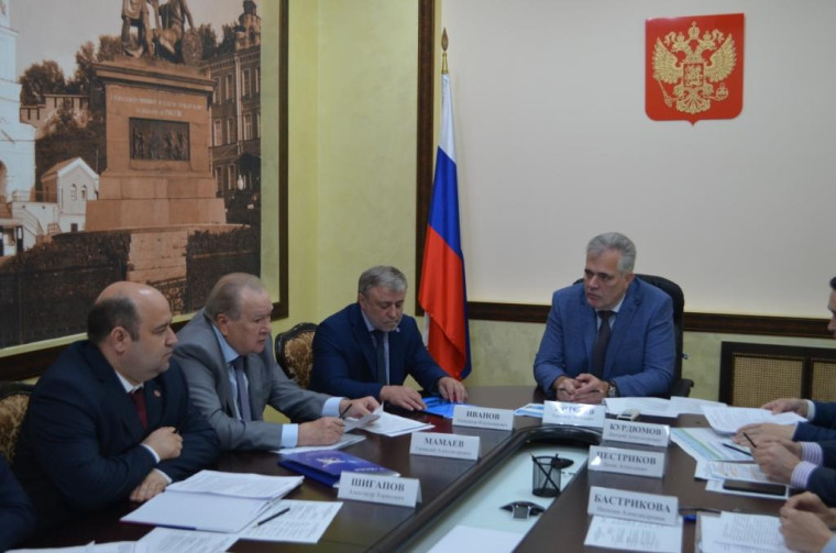Кирове обсудили престижность рабочих профессий и вопросы кадрового обеспечения предприятий ОПК.