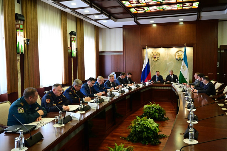 Встреча Игоря Комарова с Радием Хабировым.